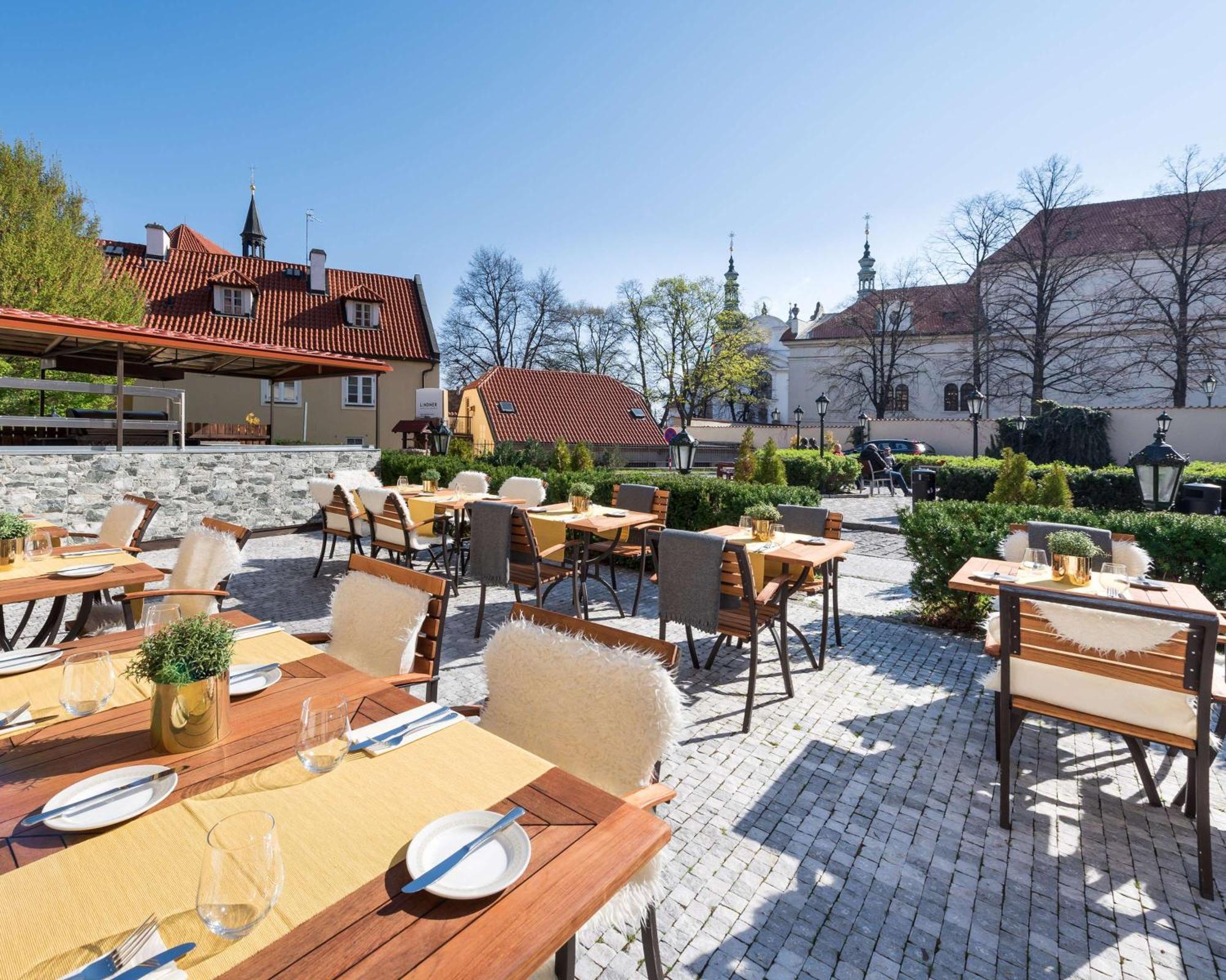 Lindner Hotel Prague Castle, Part Of Jdv By Hyatt Exterior photo